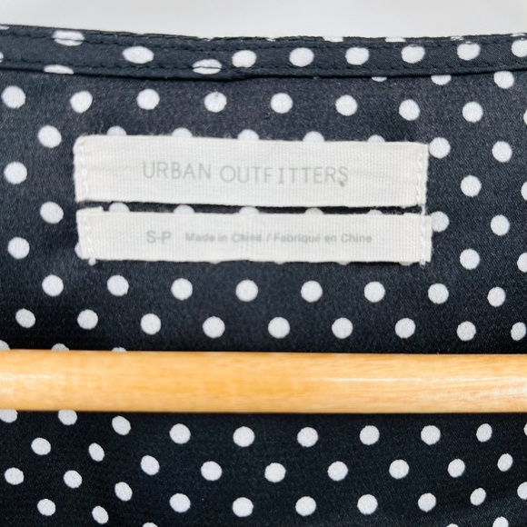 Urban Outfitters Satin Polka Dot Cropped Blouse, Size Small, Flounce - Picture 7 of 8